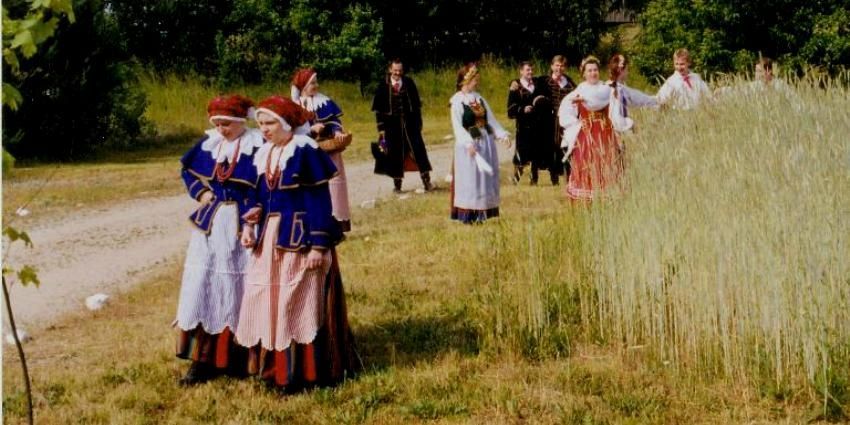 Zespół Pieśni i Tańca "Kujawy" w kujawskim stroju ludowym